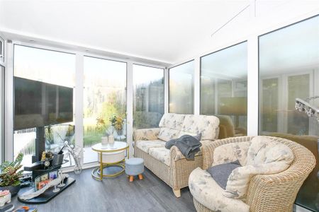 3 bedroom end of terrace house to rent - Photo 2