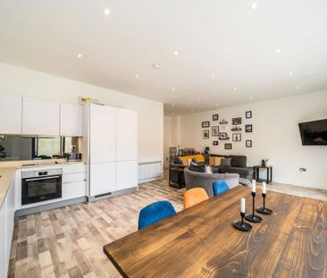 2 bedroom flat to rent - Photo 6