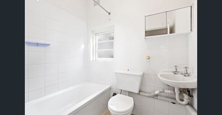 Two Bedroom Apartment in the heart of Kingsford - Photo 5