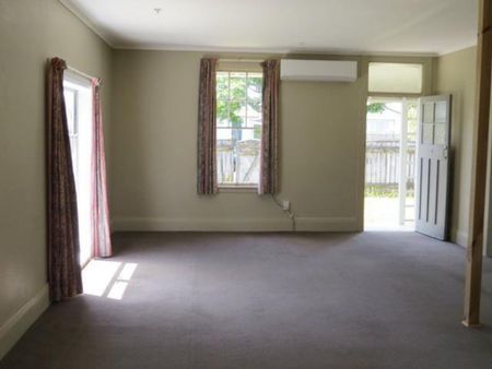 8 Arawa Street, Welbourn, New Plymouth - Photo 2