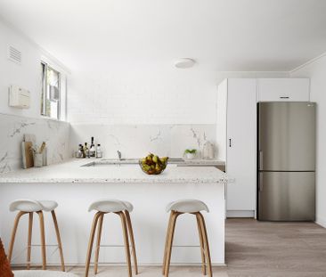 Renovated, Tranquil And Secure In Prestigious Locale - Photo 4