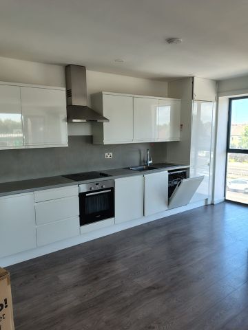 2 Bed Flat, Supreme Point, E16 - Photo 4