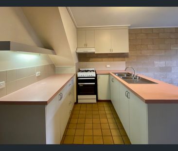 4/1 Sutherland Street, Geelong, Vic 3220 - Photo 4