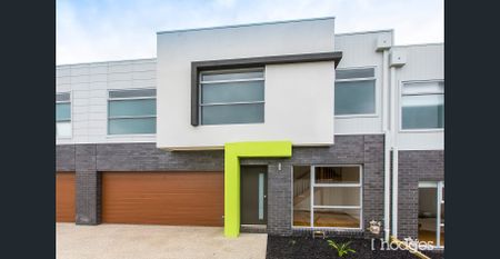 STYLISH LIVING IN PRIME LOCATION - Photo 5