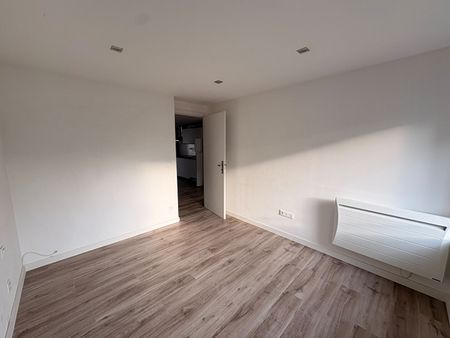 Location Appartement 3 pièces 53m² LILLE 59000 - Photo 4