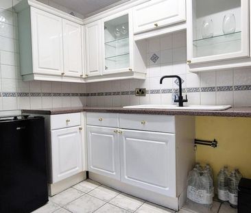 4 bedroom terraced house to rent - Photo 1