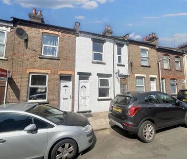 2 Bed Terraced House, Cowper Street, LU1 - Photo 4