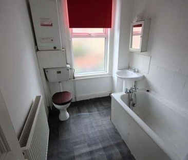 Woodview Place Woodview Place, Leeds, LS11 - Photo 6