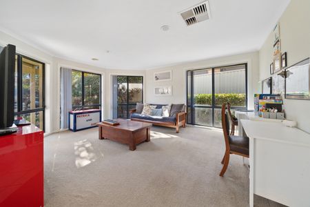 1 Stringybark Drive, Jerrabomberra NSW 2619 - House For Rent | Domain - Photo 4