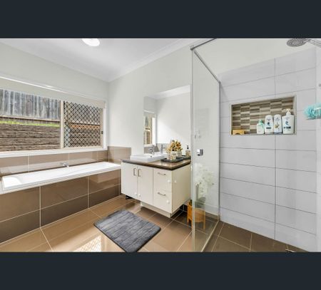 70 STANICKI CIRCUIT, Bellbird Park, Qld 4300 - Photo 3