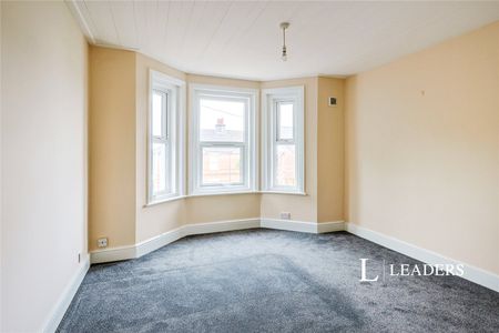 2 bedroom apartment to rent Gorleston Road, BH12 - Photo 4