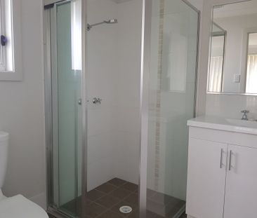 Duplex in Batehaven - Photo 3