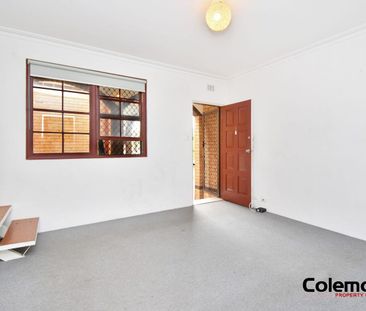 Tidy Townhouse Unit in Quiet Setting - Photo 3