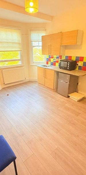 Studio to rent - Photo 1