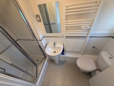 2 bedroom apartment to rent - Photo 3