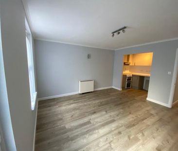 1 bedroom ground floor flat to rent - Photo 1