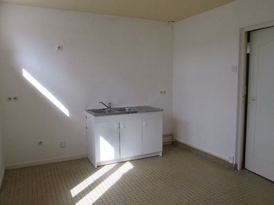 Location maison 5 pièces, 130.00m², Les Hogues - Photo 1