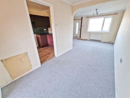 2 bedroom terraced house to rent - Photo 2