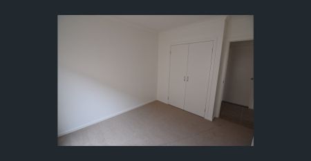 Near new 4 bedroom home. - Photo 2