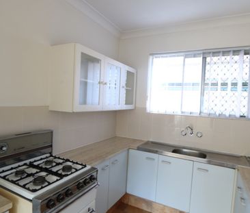 Unit in the Heart of Moorooka - Photo 2