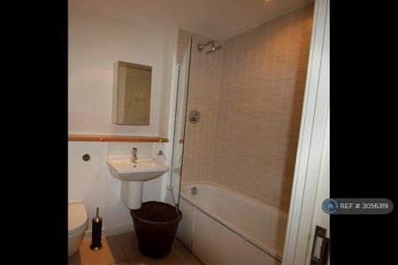 1 bedroom flat to rent - Photo 3