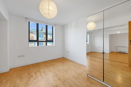 Studio to rent - Photo 2