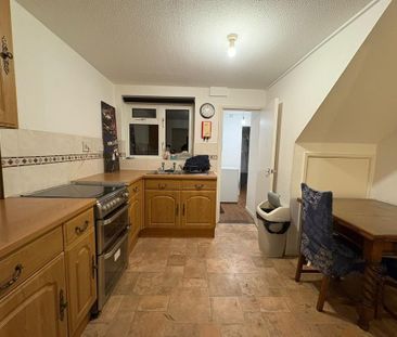 2 bedroom semi-detached house to rent - Photo 5