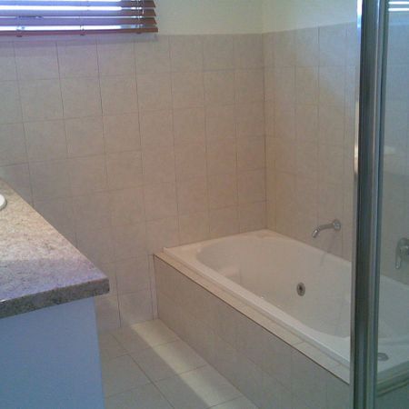 Walk to LaTrobe Uni! - Photo 4