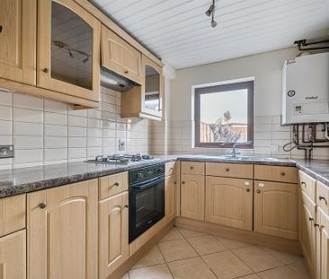 2 bedroom terraced house to rent - Photo 2