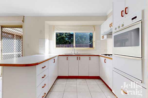 2/581 South Road, Bentleigh East - Photo 1