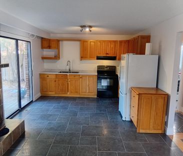 For Lease - 197 Browning Trail Unit# Back Unit, Barrie, Ontario - Photo 1