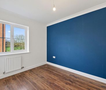 4 bedroom semi-detached house to rent - Photo 4