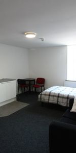 1 bed House Share - To Let - Photo 4
