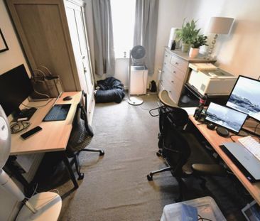 2 bedroom Flat in Flat 3, Leeds - Photo 6