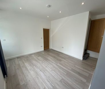 Swaine Hill Crescent, Leeds, Yeadon - Photo 2
