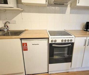 Studio Flat, High Street, N8 - Photo 4