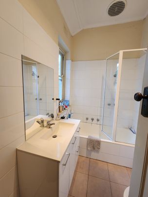 Flemington - Photo 1