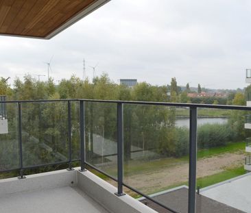 Nieuwbouwappartement aan Kanaal Bossuit-Kortrijk te Harelbeke - Photo 2