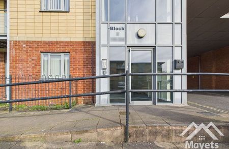 Hollin Bank Court, Bolton Road, Blackburn - Photo 2