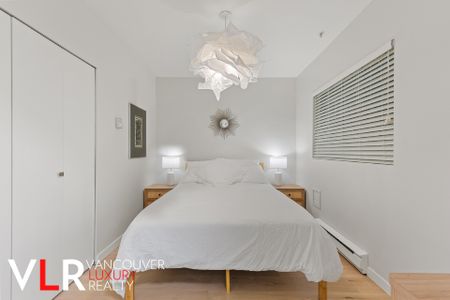 Condo in Vancouver West Side, BC - Photo 3