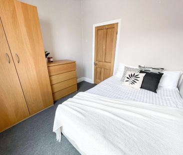 4 bedroom terraced house to rent - Photo 3