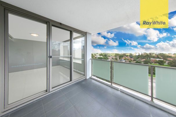 Luxury 3 bedroom + Study by the River - Photo 1