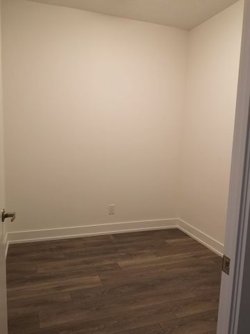 For Lease - 180 Fairview Mall Drive Unit# 1013, Toronto, Ontario - Photo 4