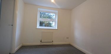 Folkestone Road, Dover, CT17 9SD, Kent - Photo 2