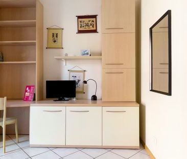 Via Monaldo Calari, Bologna, Emilia-Romagna 40122 - Photo 4