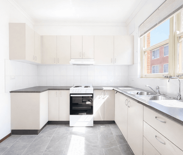 Ground floor apartment in a tranquil location - Photo 4