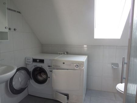 Moderne 4.5-Zimmer-Maisonette-Wohnung in idyllischer Lage - Foto 2