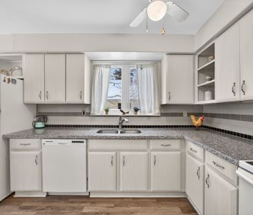 For Lease - 8 Manitou Crescent, Tiny, Ontario - Photo 5