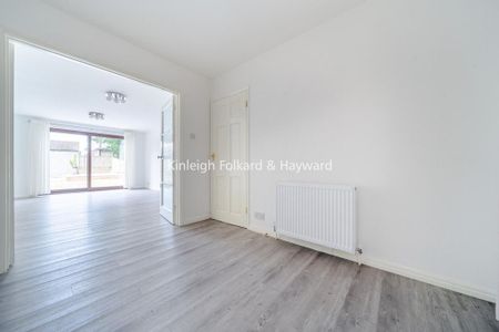 4 bedroom detached house to rent - Photo 2