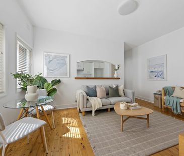 Chic harbourfront Art Deco apartment - fully furnished 6 month lease - Photo 2